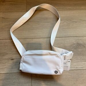 lululemon athletica White Everywhere Belt Bag